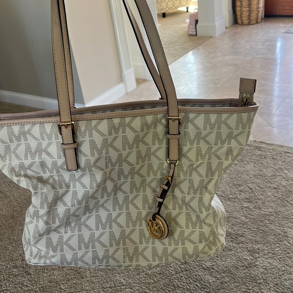 White and beige MK barely used. Matching wallet available - Picture 1 of 3